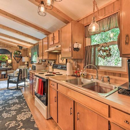 Tranquil Creekside Cottage With Deck And Lanai Franklin Eksteriør billede