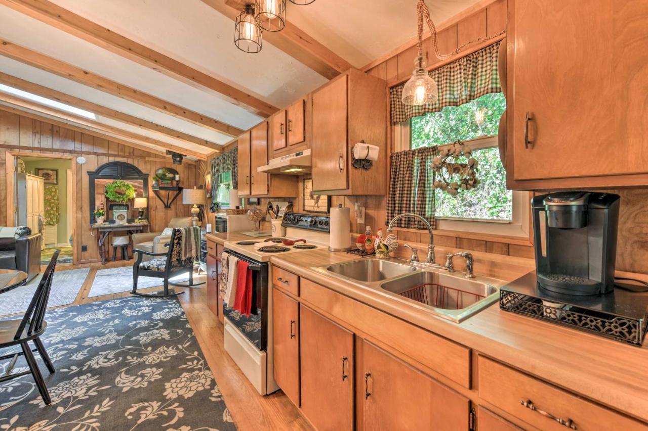 Tranquil Creekside Cottage With Deck And Lanai Franklin Eksteriør billede