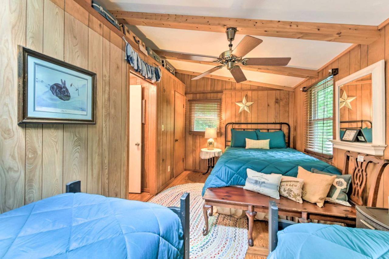 Tranquil Creekside Cottage With Deck And Lanai Franklin Eksteriør billede